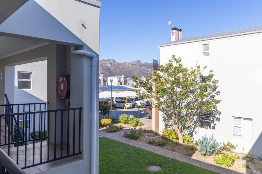 To Let 2 Bedroom Property for Rent in Whispering Pines Western Cape